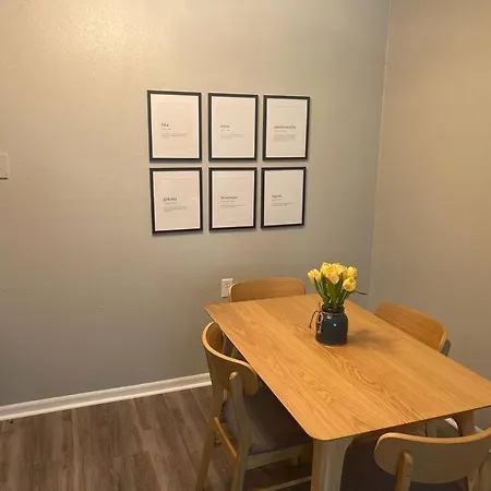 The Ingrid Apt #8 - Fresh And Simple 2Bd With Wifi Hamilton Exterior photo